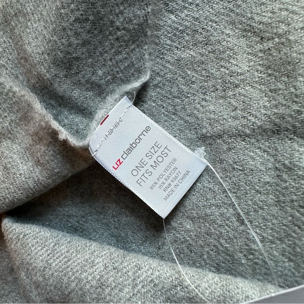 Liz Claiborne Gray Fringe Scarf - NWT - 73” long, 28” wide - Picture 3 of 5